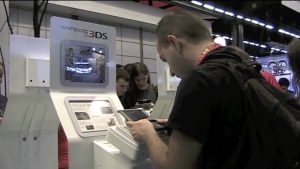 Aquateur teste la 3DS XL à la Japan Expo 2012